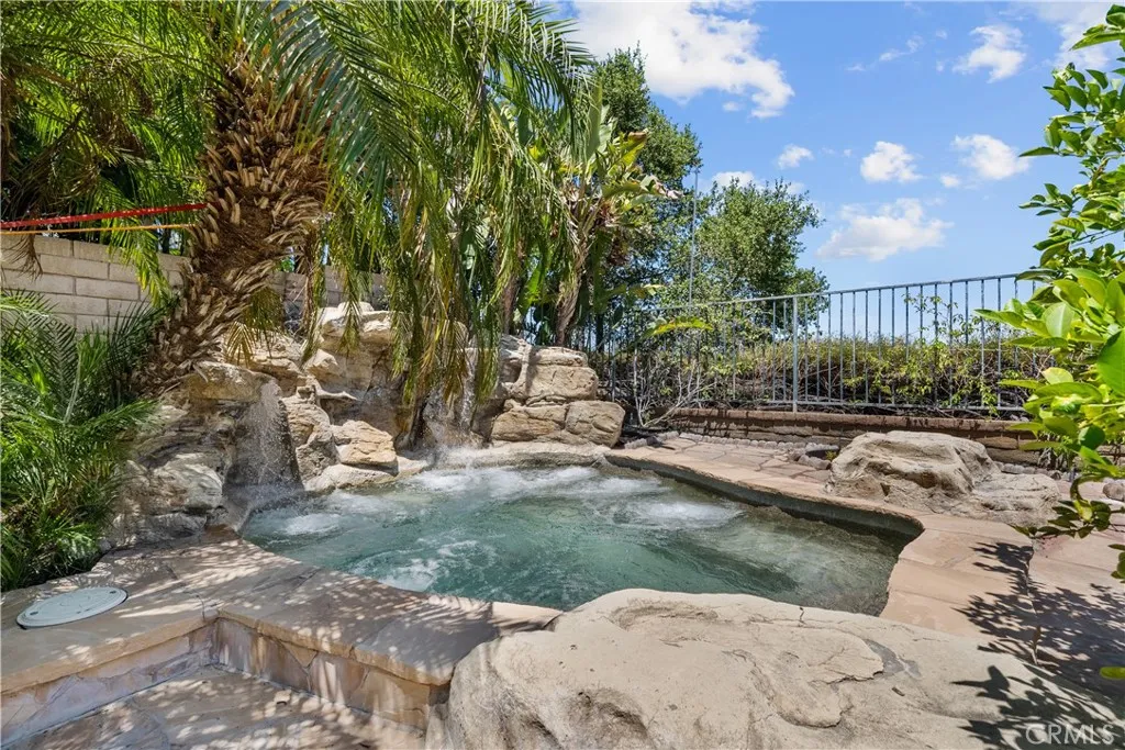 26846 Pine Hollow Court, Valencia, California 91381 home-pic-3