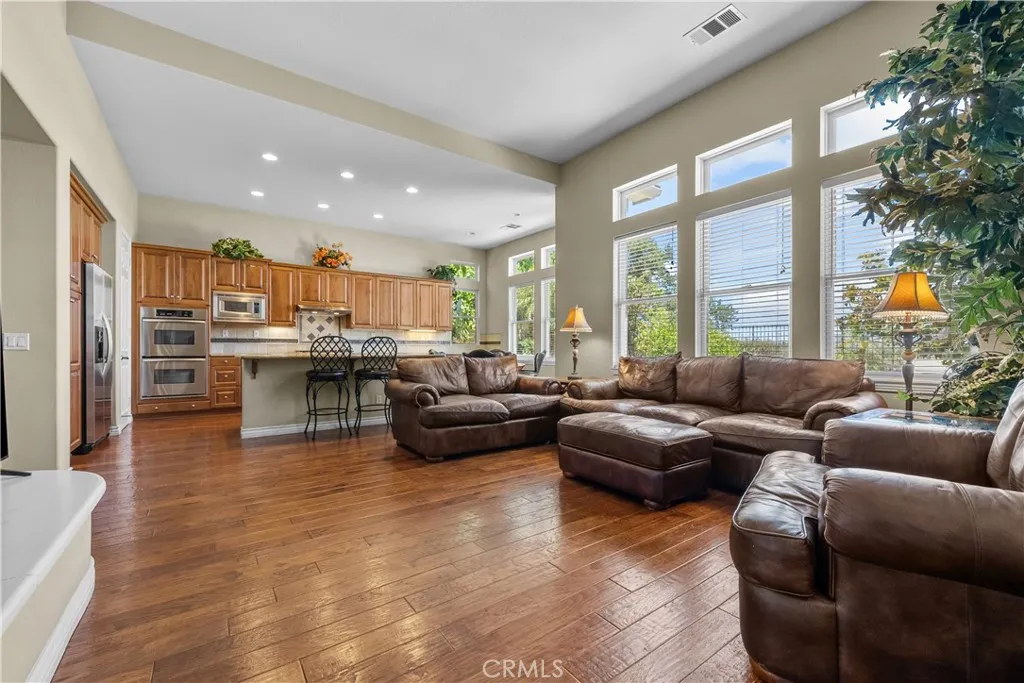 26846 Pine Hollow Court, Valencia, California 91381 home-pic-11