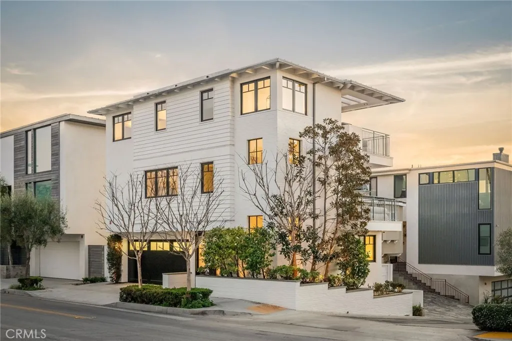 2407 Manhattan Ave, Manhattan Beach, California 90266 home-pic-0