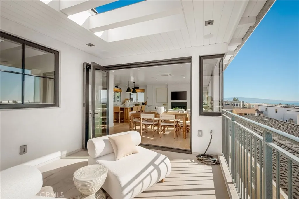 2407 Manhattan Ave, Manhattan Beach, California 90266 home-pic-15