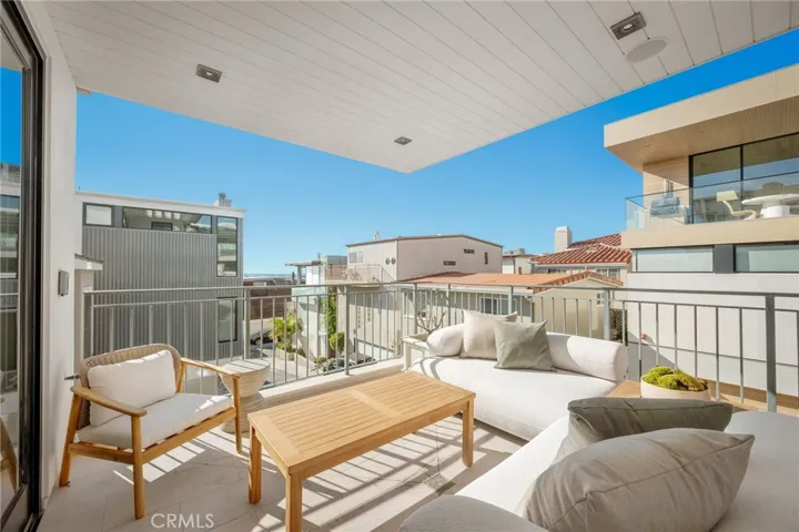 2407 Manhattan Ave, Manhattan Beach, California 90266
