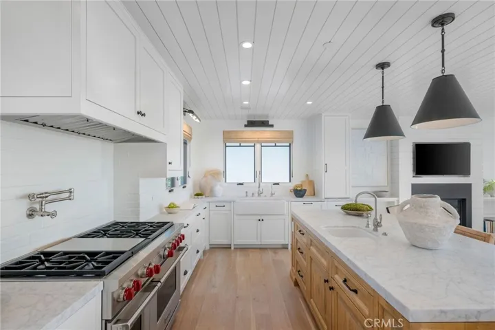 2407 Manhattan Ave, Manhattan Beach, California 90266