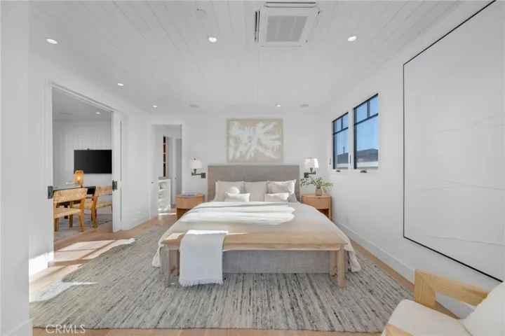 2407 Manhattan Ave, Manhattan Beach, California 90266