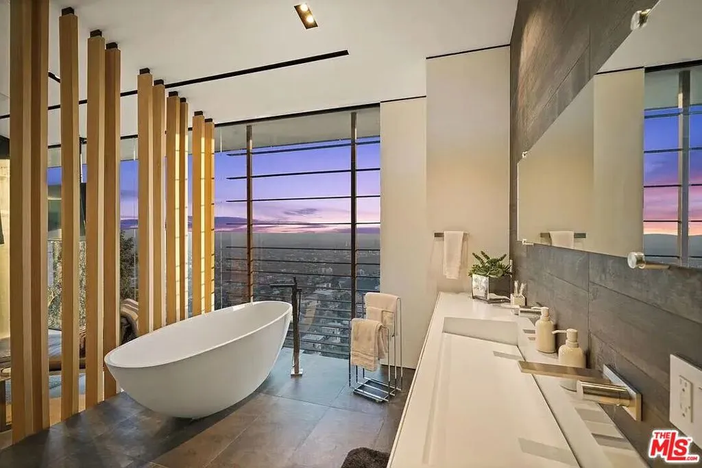 8790 Appian Way, Los Angeles, California 90046 home-pic-22
