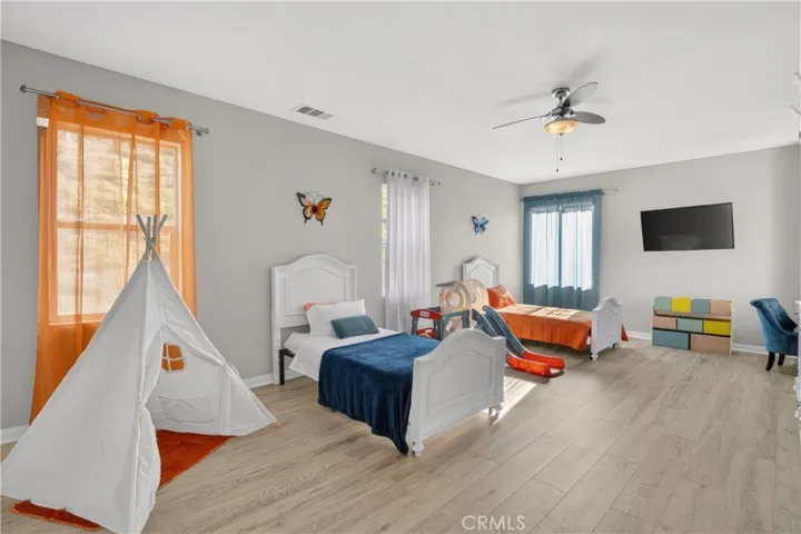 15614 Nahin, Canyon Country, California 91387
