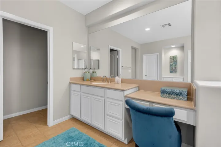 15614 Nahin, Canyon Country, California 91387