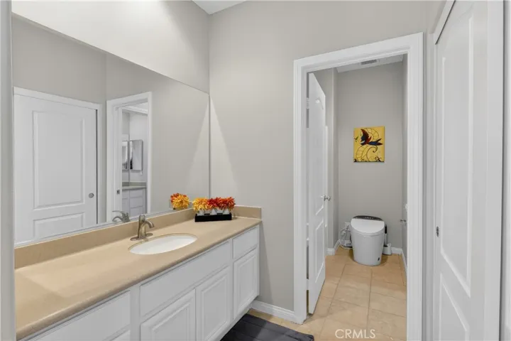 15614 Nahin, Canyon Country, California 91387