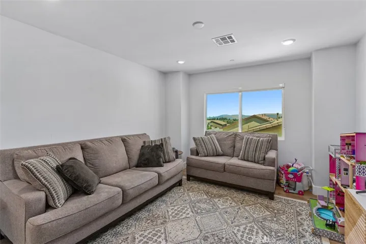 26407 Towhee Lane, Corona, California 92883