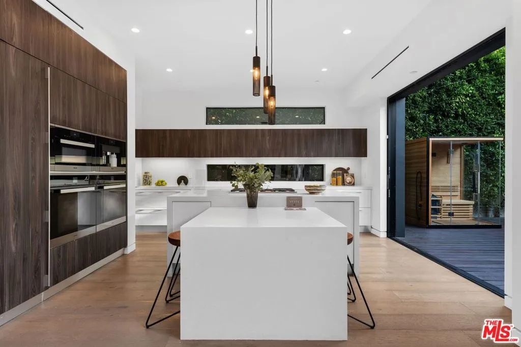 1609 N Stanley Avenue, Los Angeles, California 90046 home-pic-16