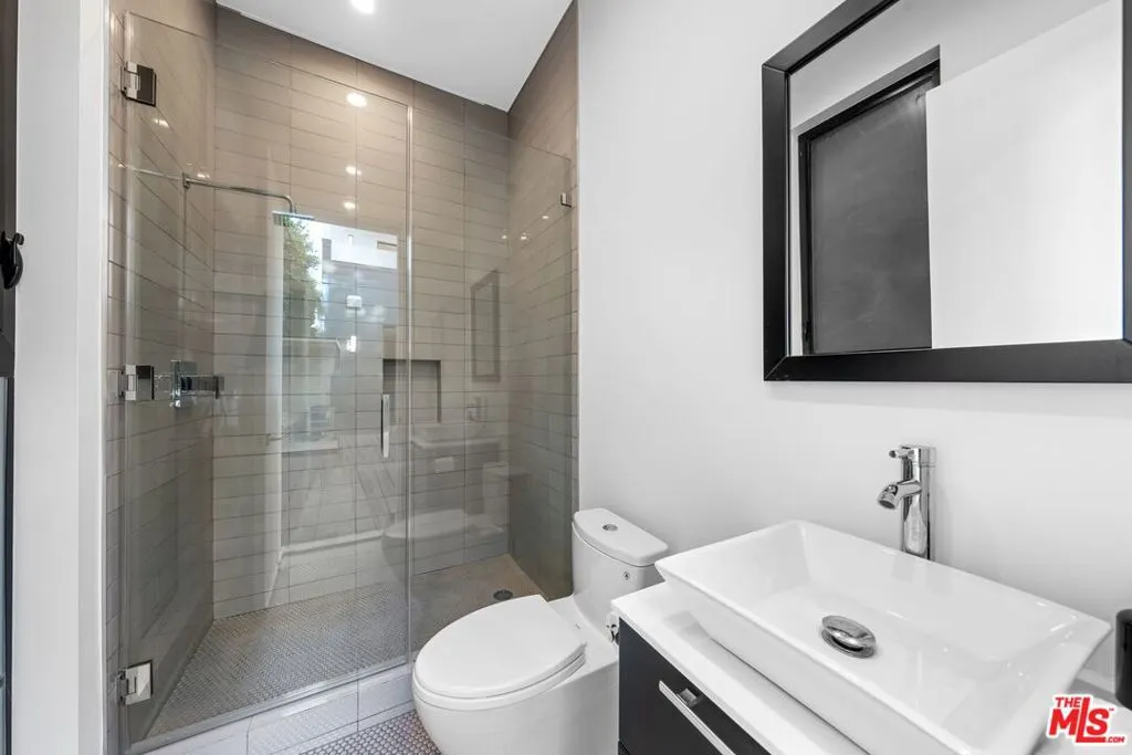 1609 N Stanley Avenue, Los Angeles, California 90046 home-pic-60