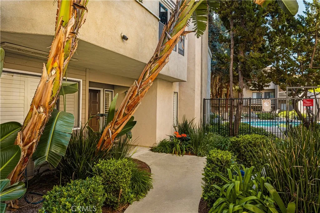 421 Bryson Springs, Costa Mesa, California 92627 home-pic-2