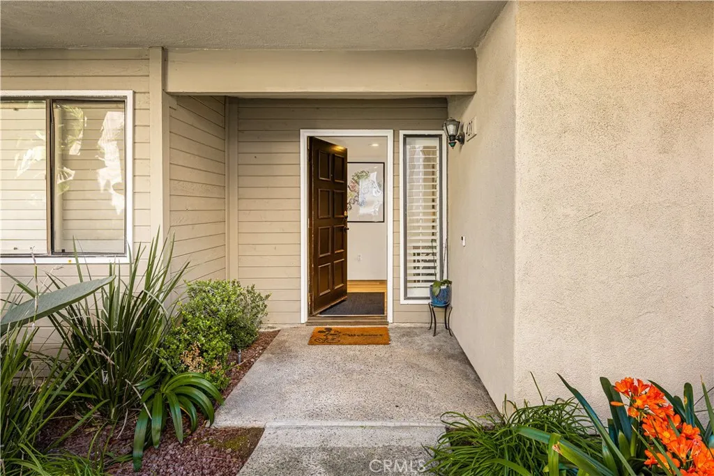 421 Bryson Springs, Costa Mesa, California 92627 home-pic-4