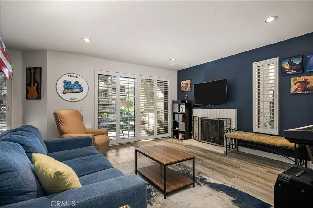 421 Bryson Springs, Costa Mesa, California 92627 home-pic-1