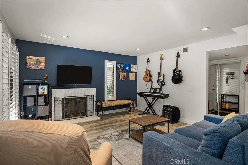 421 Bryson Springs, Costa Mesa, California 92627 home-pic-9