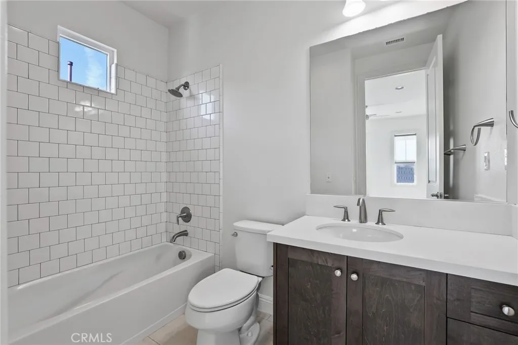 63 Berna, Lake Forest, California 92630 home-pic-36