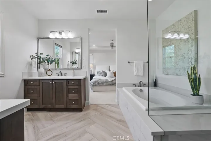 63 Berna, Lake Forest, California 92630