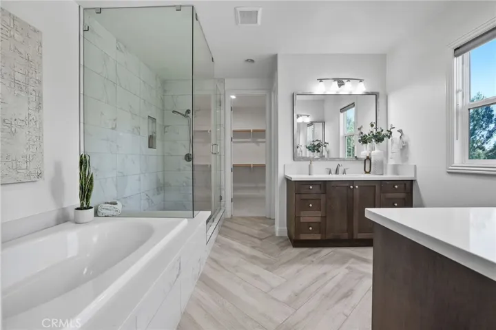 63 Berna, Lake Forest, California 92630
