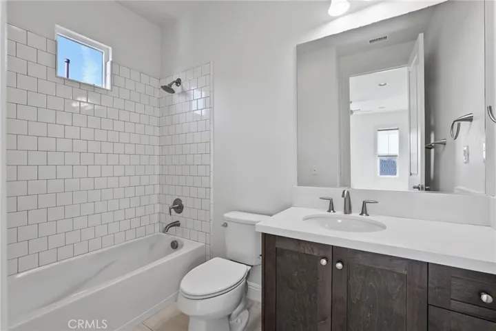 63 Berna, Lake Forest, California 92630