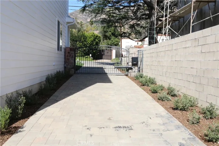 Drive way