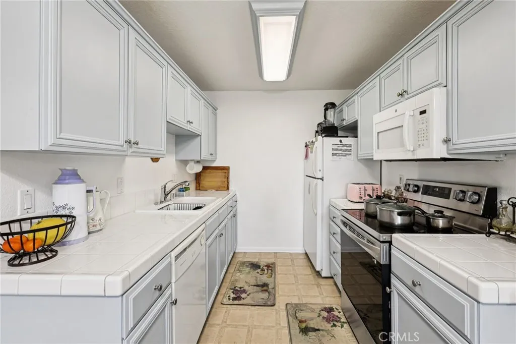 2094 E Grand Ave 33, Escondido, California 92027 home-pic-8