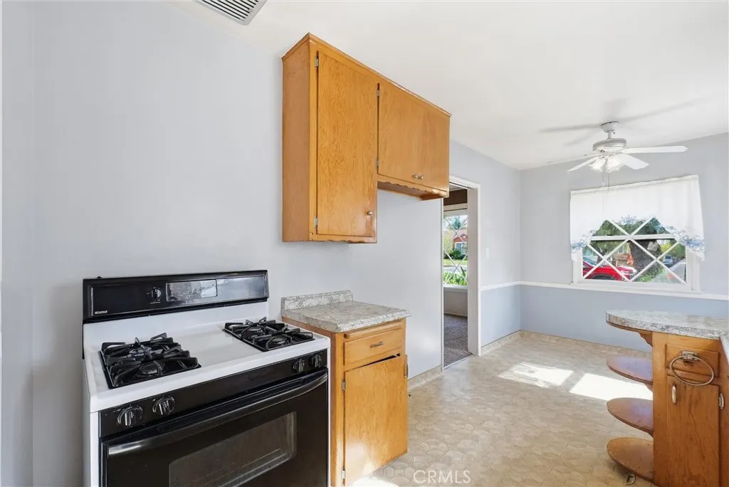 933 King Avenue, Wilmington, California 90744 home-pic-10