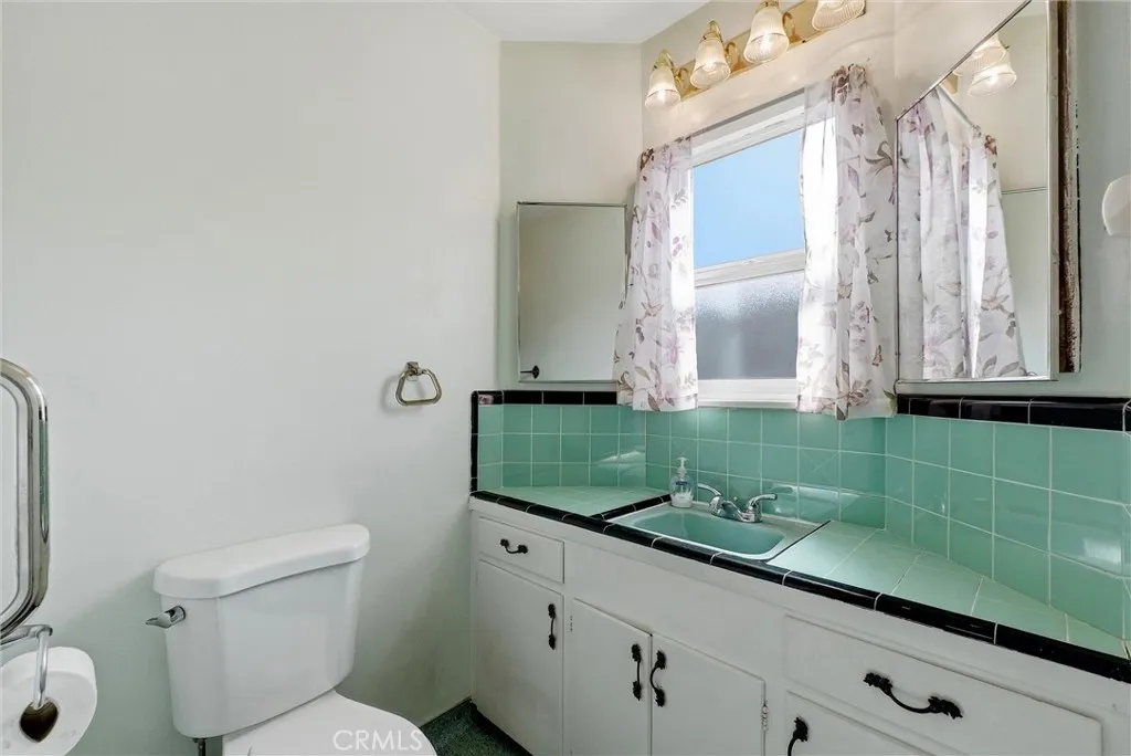 933 King Avenue, Wilmington, California 90744 home-pic-15