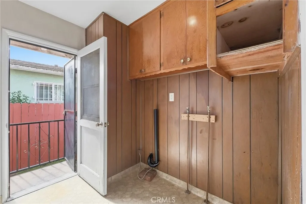 933 King Avenue, Wilmington, California 90744 home-pic-12