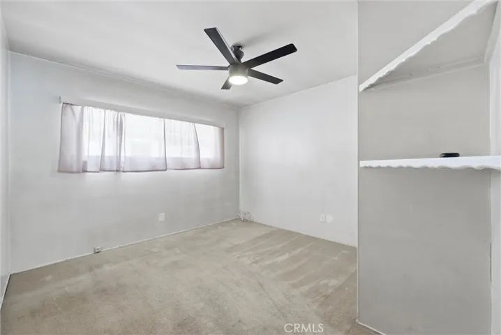 Middle bedroom