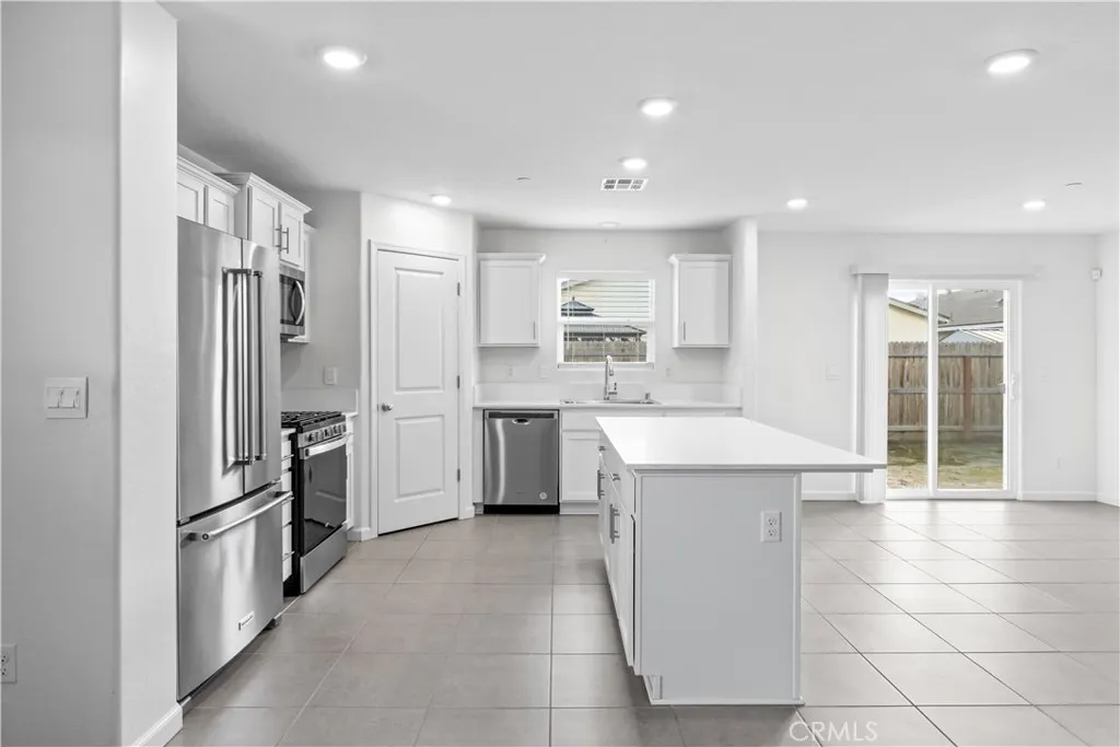 296 Grand Canyon Court, Merced, California 95341 home-pic-10