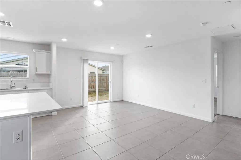 296 Grand Canyon Court, Merced, California 95341 home-pic-12
