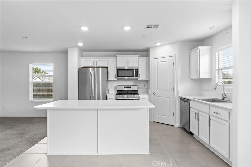 296 Grand Canyon Court, Merced, California 95341 home-pic-11