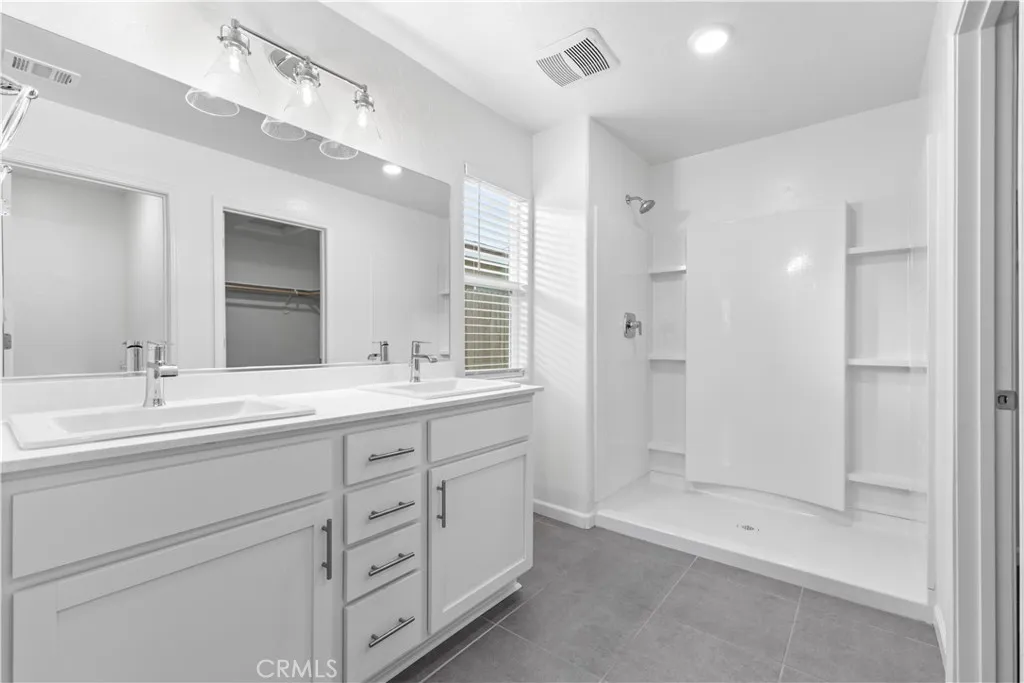296 Grand Canyon Court, Merced, California 95341 home-pic-17