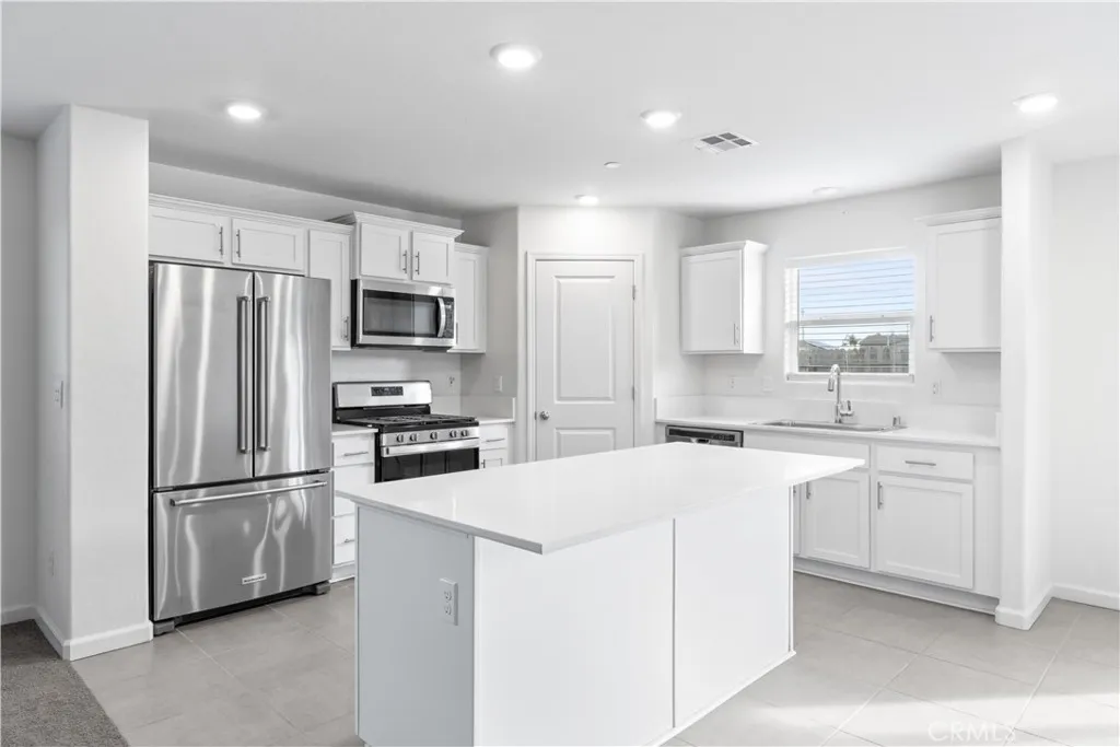 296 Grand Canyon Court, Merced, California 95341 home-pic-9