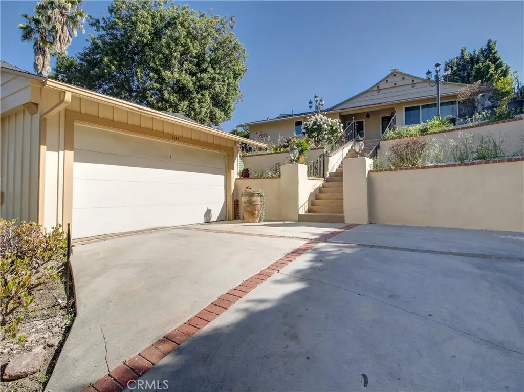 4148 Camino De La Cumbre, Sherman Oaks, California 91423 home-pic-2