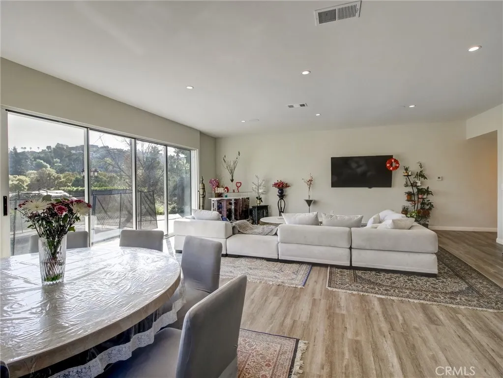 4148 Camino De La Cumbre, Sherman Oaks, California 91423 home-pic-17
