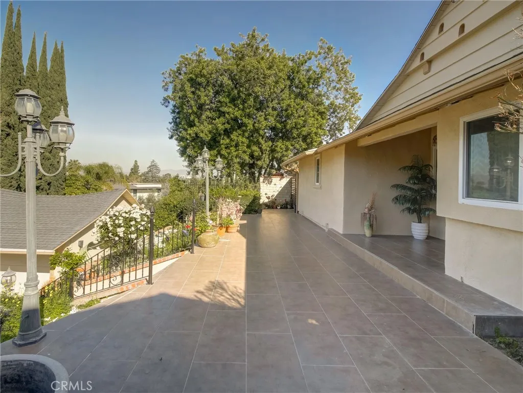 4148 Camino De La Cumbre, Sherman Oaks, California 91423 home-pic-5