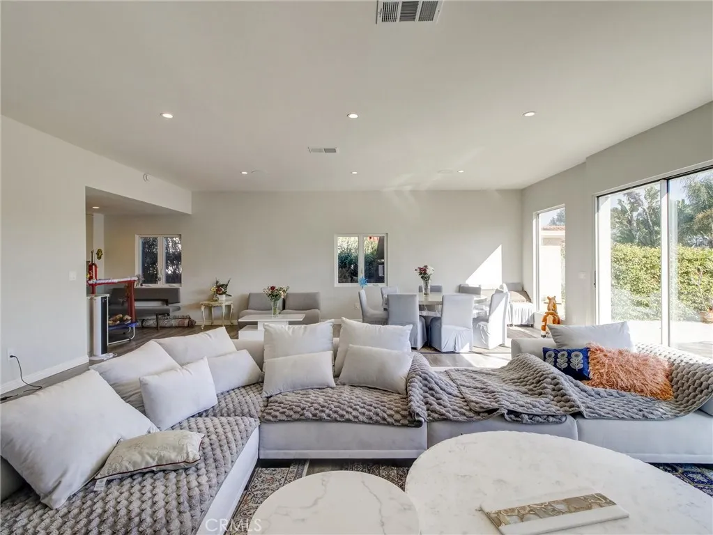 4148 Camino De La Cumbre, Sherman Oaks, California 91423 home-pic-13