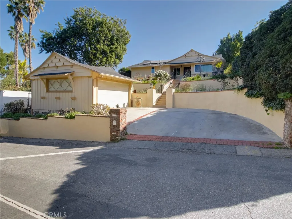 4148 Camino De La Cumbre, Sherman Oaks, California 91423 home-pic-0