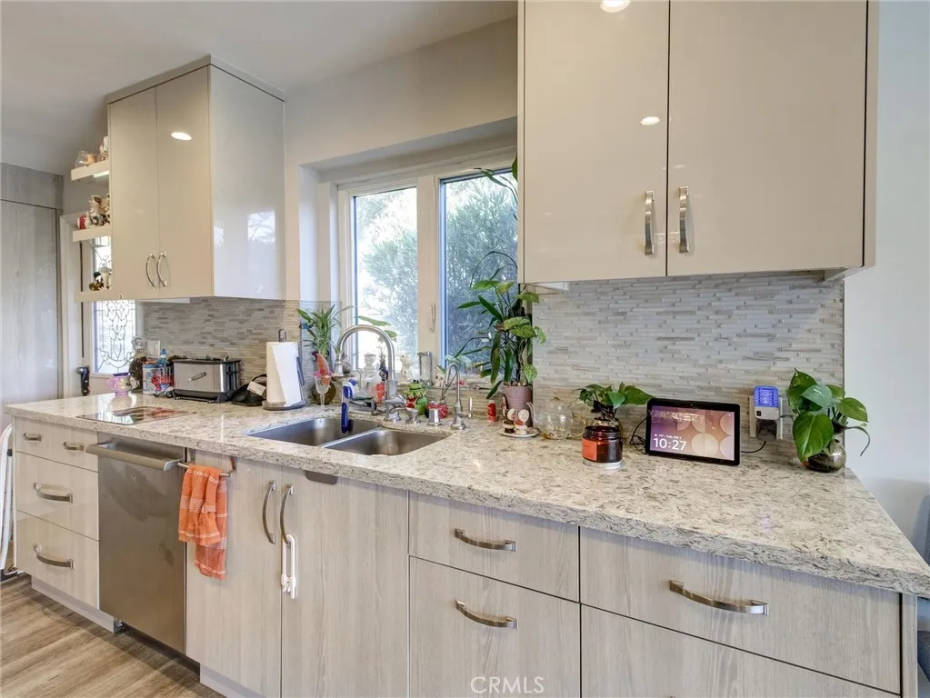 4148 Camino De La Cumbre, Sherman Oaks, California 91423 home-pic-23