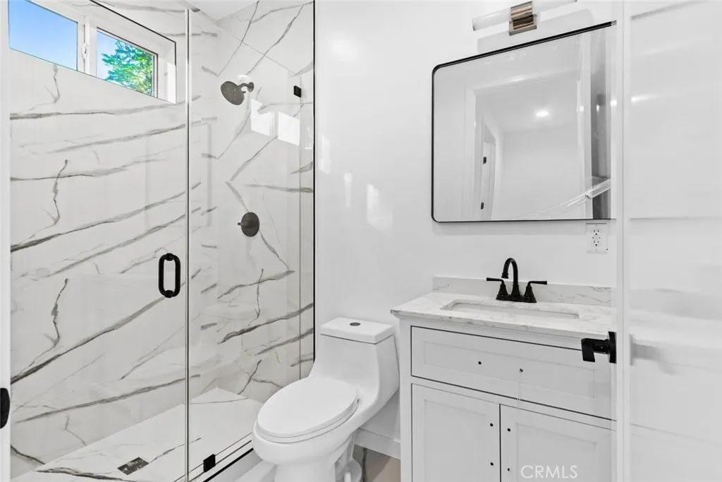 6842 Cedros Avenue, Van Nuys, California 91405 home-pic-63
