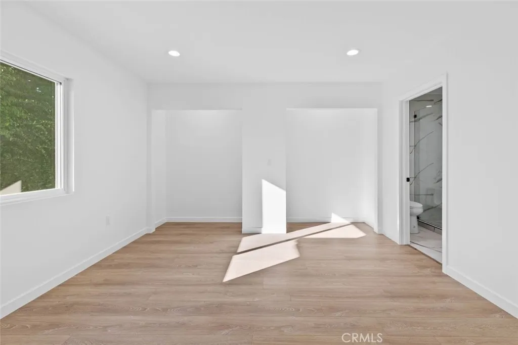 6842 Cedros Avenue, Van Nuys, California 91405 home-pic-15