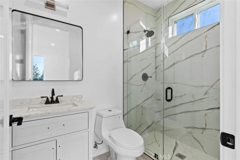 6842 Cedros Avenue, Van Nuys, California 91405 home-pic-70