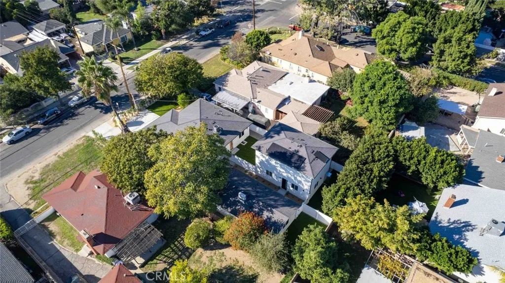 6842 Cedros Avenue, Van Nuys, California 91405 home-pic-28