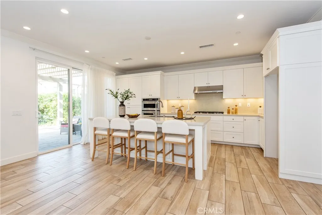 111 Omar, Irvine, California 92620 home-pic-5