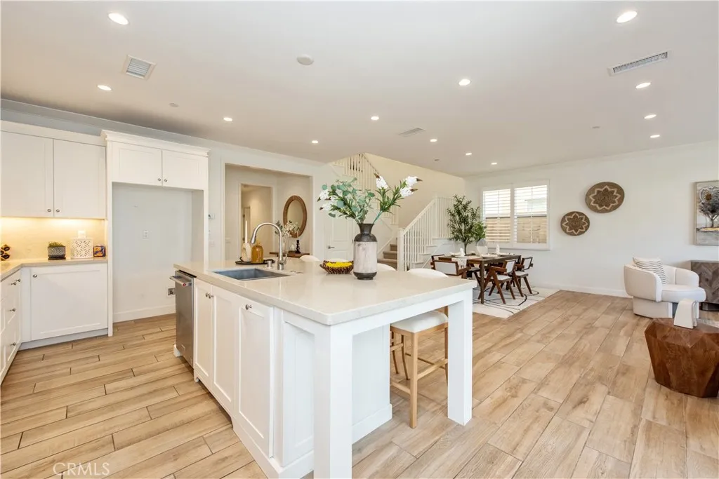 111 Omar, Irvine, California 92620 home-pic-8