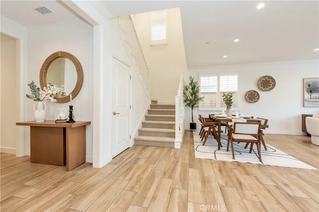 111 Omar, Irvine, California 92620 home-pic-4
