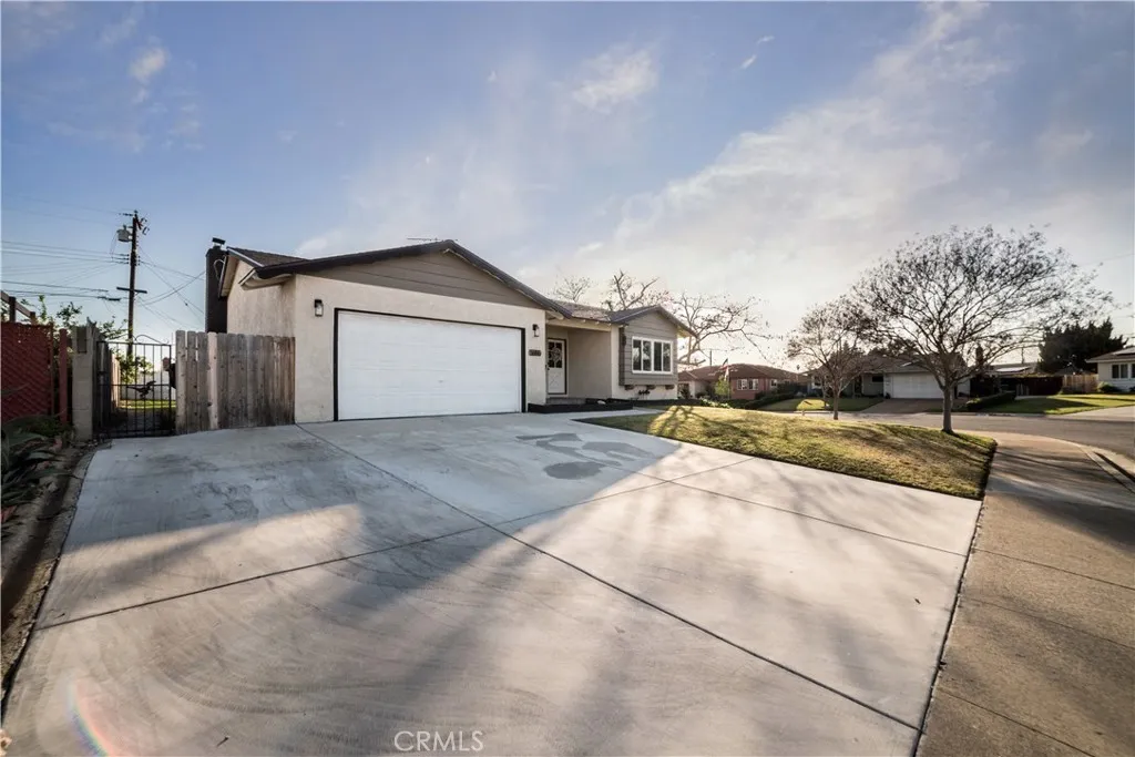 5555 Caroline, Montclair, California 91763 home-pic-2