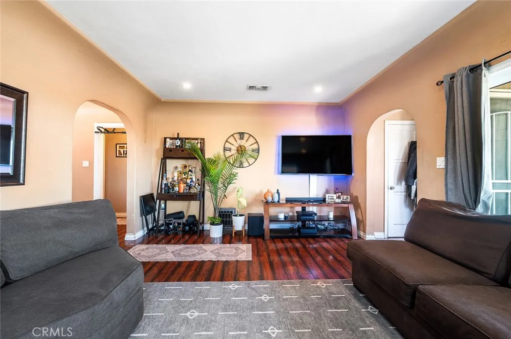 1516 Kurtz, Los Angeles, California 90063 home-pic-7