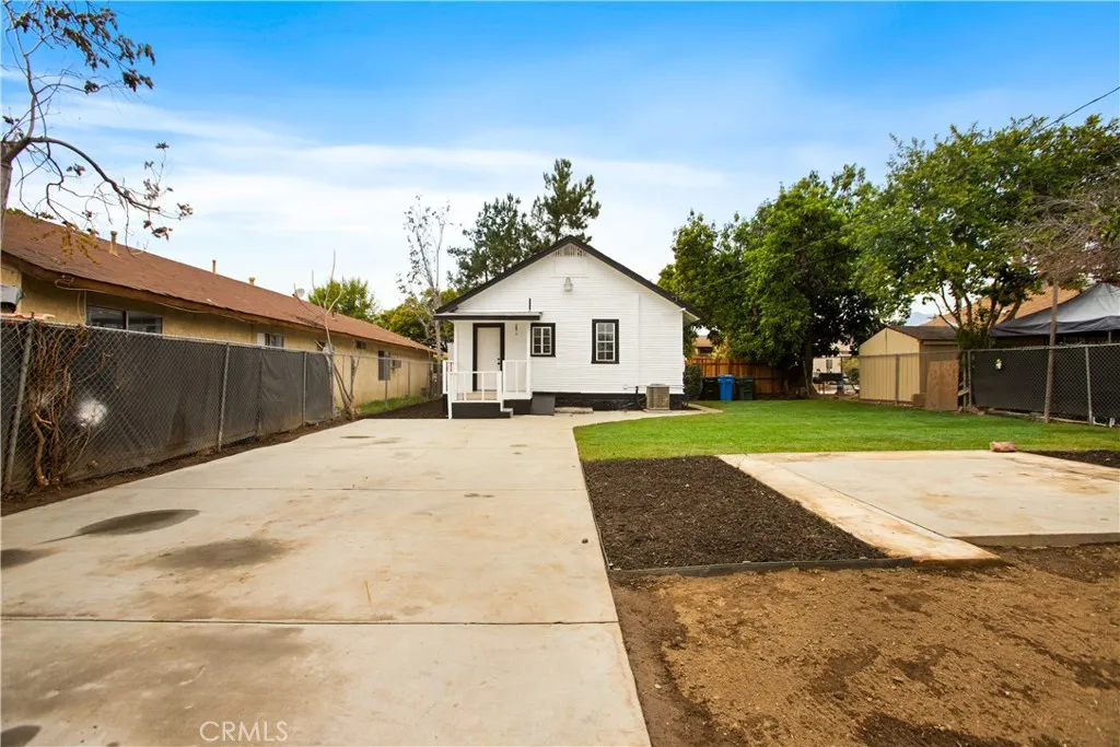 766 W Center, Pomona, California 91768 home-pic-23