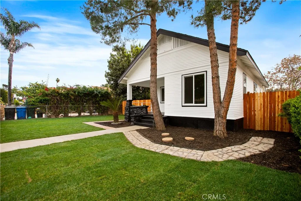 766 W Center, Pomona, California 91768 home-pic-3